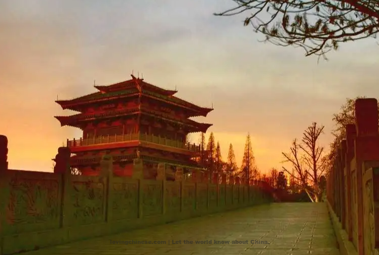 Jiang Kui Poem: Pale Golden Willow – 姜夔《淡黄柳·空城晓角》