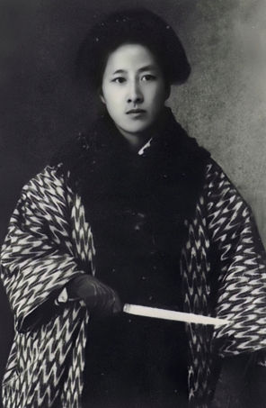 Qiu Jin: To a Japanese Friend ~ 秋瑾·《日人石井君索和即用原韵》 with English Translations