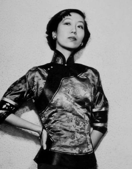 Eileen Chang: Days and Nights of China ~张爱玲《中国的日夜》 with English Translations