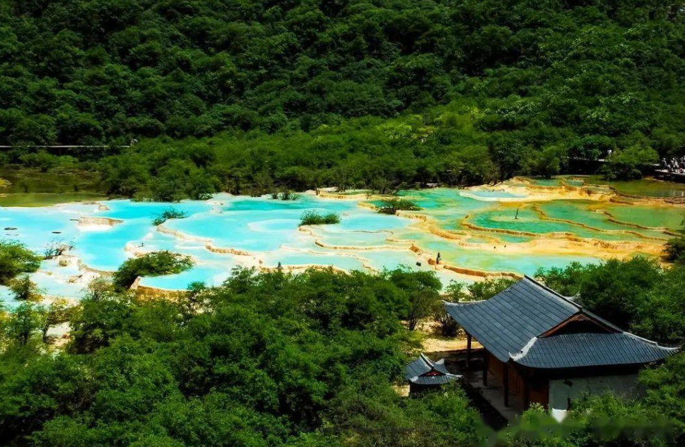Huanglong Area 黄龙风景名胜区