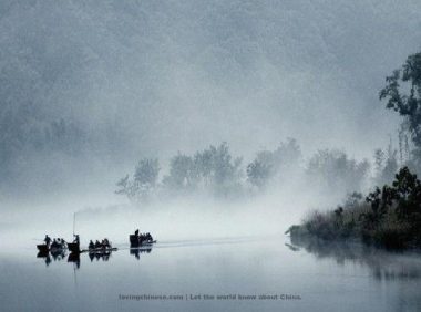 Liu Yong Poem: Eight Beats of Ganzhou Song – 柳永《八声甘州·对潇潇暮雨洒江天》