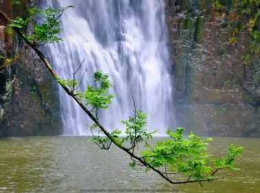 Su Shi Poem: Song of Incense – 苏轼《行香子·丹阳寄述古》