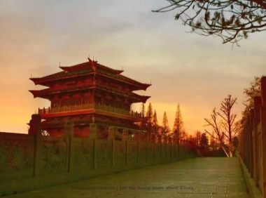 Jiang Kui Poem: Pale Golden Willow – 姜夔《淡黄柳·空城晓角》