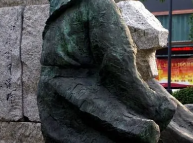 Wang Changling Poem: On the Frontier – 王昌龄《出塞》