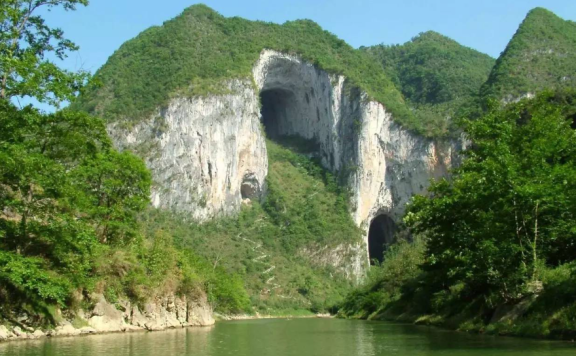 Liu Kezhuang Poem: Congratulations to the Bridegroom · A Songstress Singing at the Banquet– 刘克庄《贺新郎·席上闻歌有感》