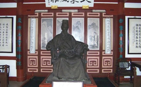 Li Panlong Poem: Farewell to a Banished Friend – 李攀龙《于郡城送明卿之江西》